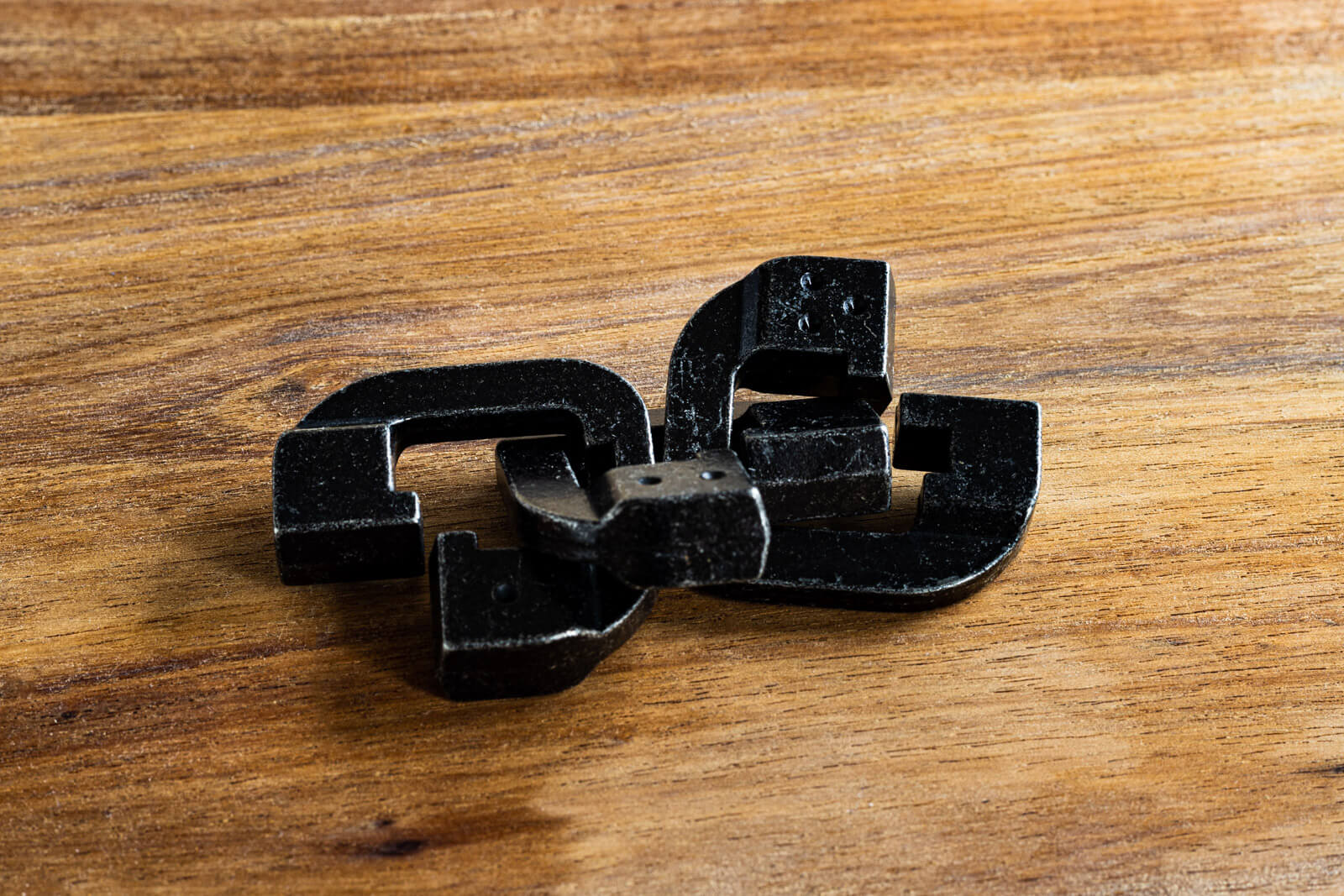 Huzzle Chain Puzzle