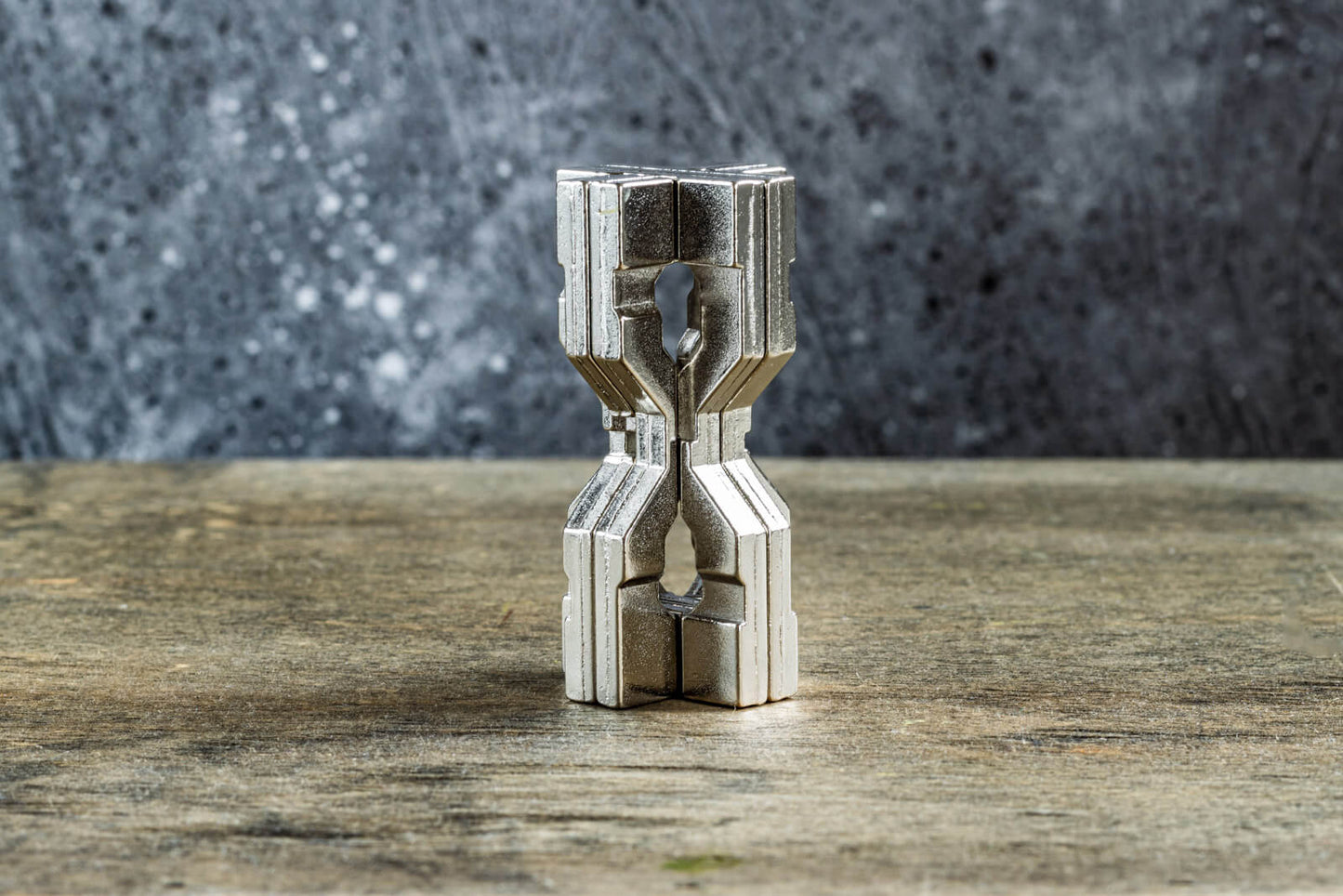 Huzzle Hourglass Puzzle