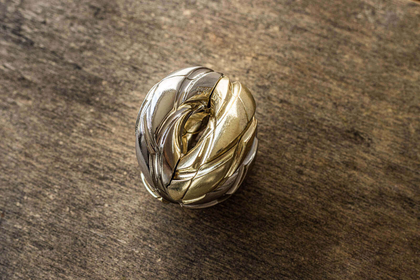 Huzzle Twist Puzzle