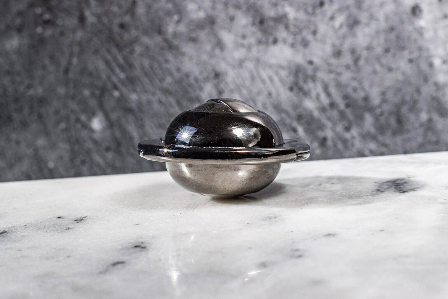 Huzzle UFO Puzzle