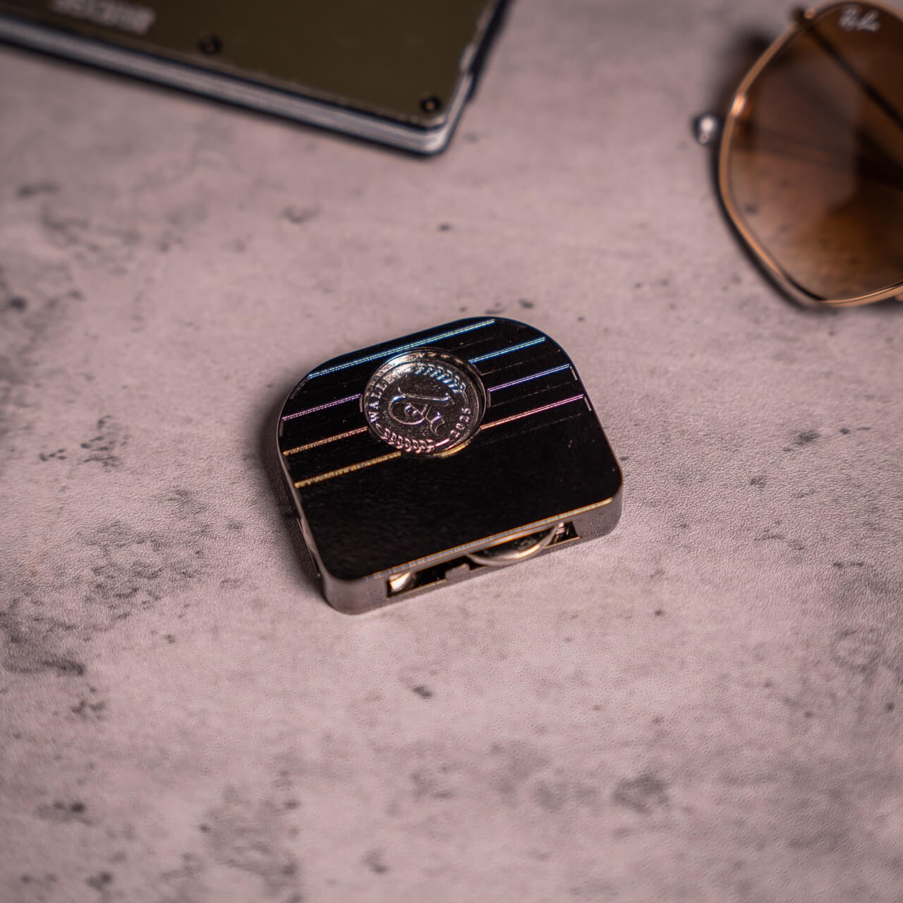 Huzzle Wallet Puzzle