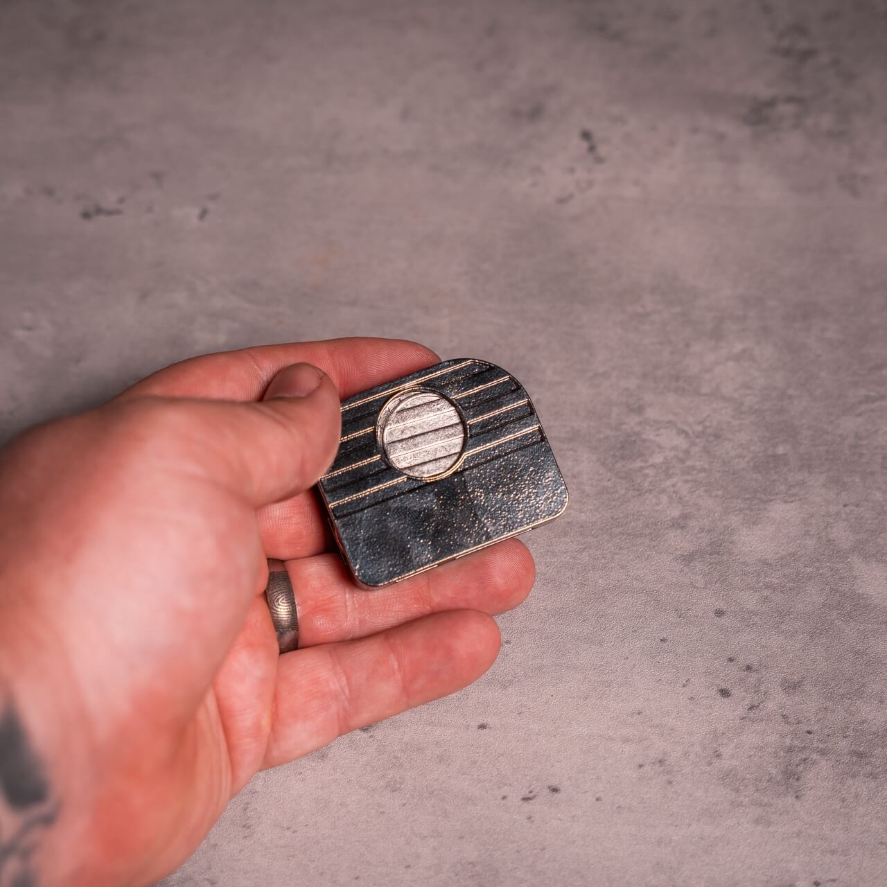 Huzzle Wallet Puzzle