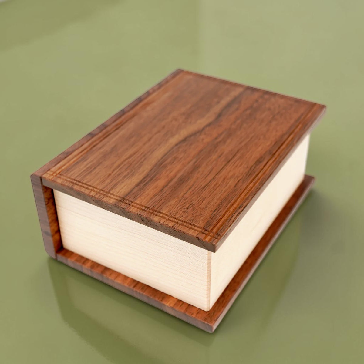 Karakuri Book Box