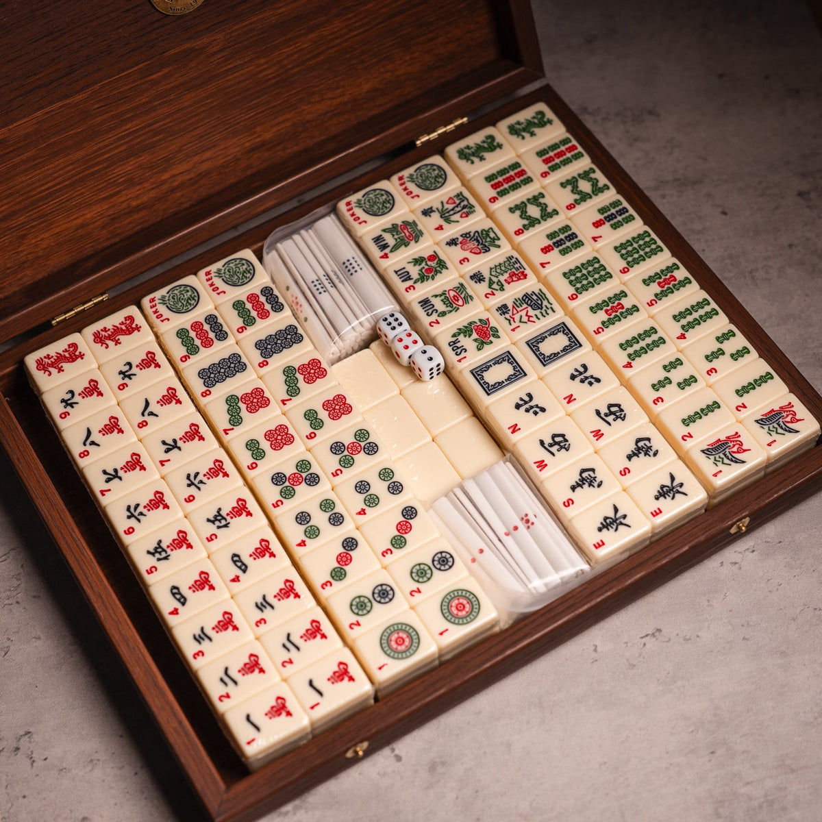 California Walnut Mahjong Set