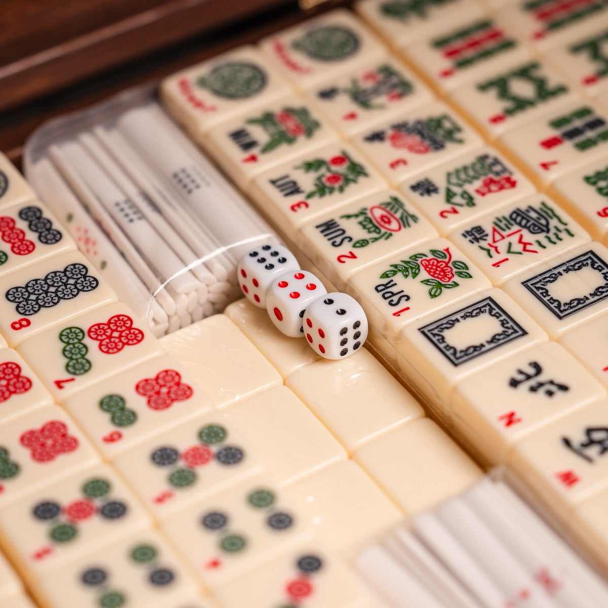 California Walnut Mahjong Set