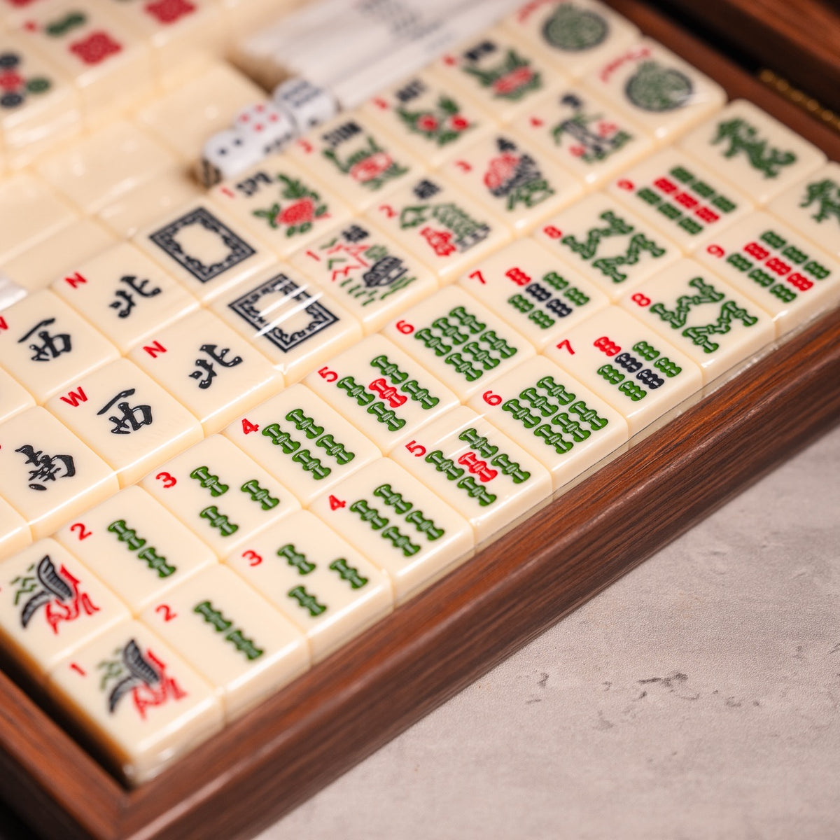 California Walnut Mahjong Set