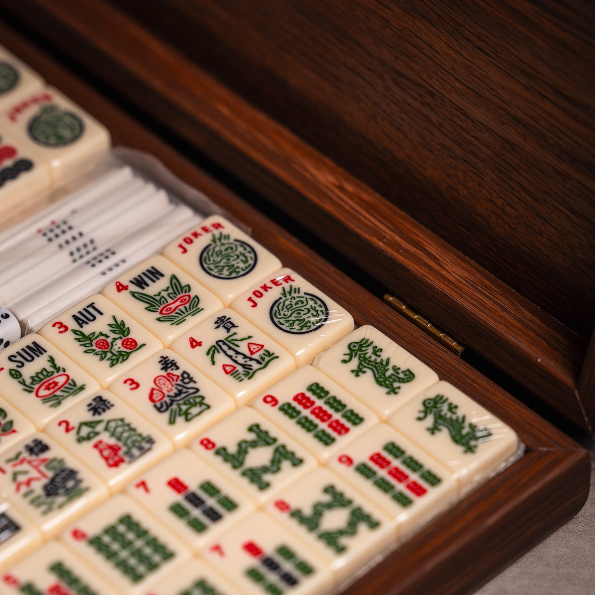 California Walnut Mahjong Set