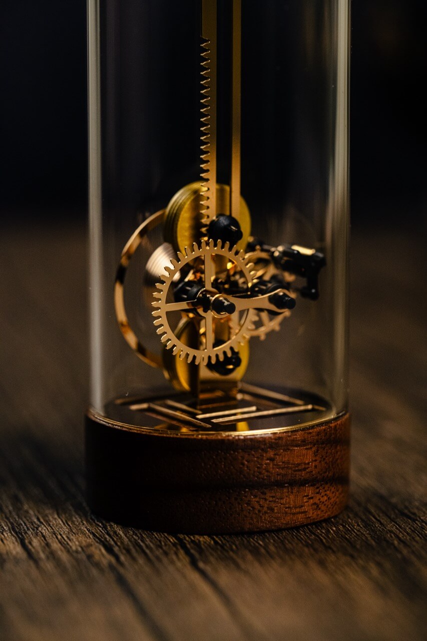 Oscilloglass Mechanical Hourglass
