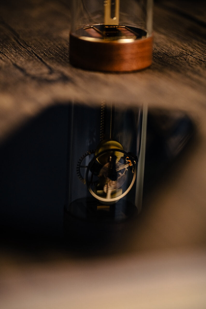 Oscilloglass Mechanical Hourglass