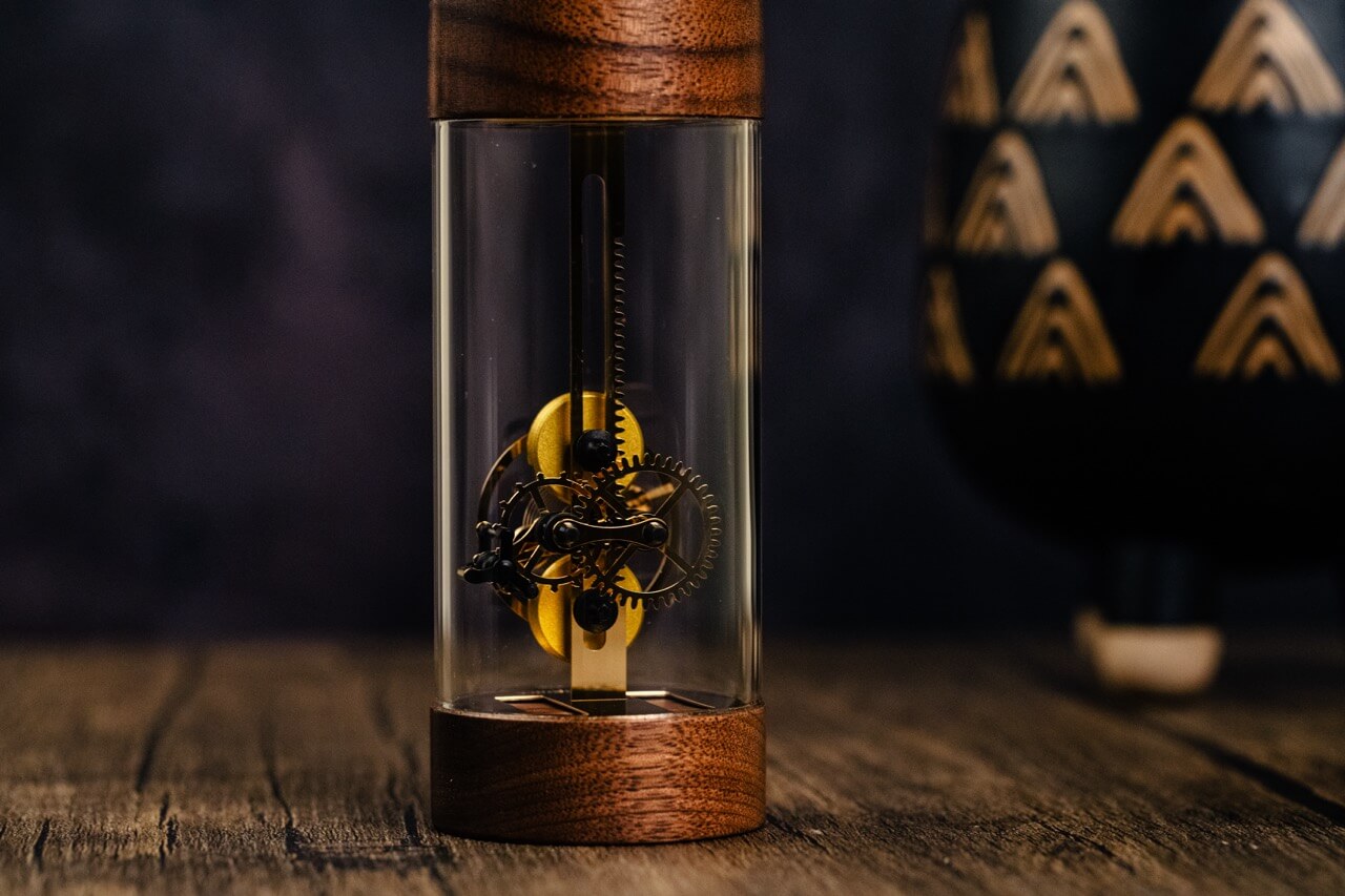 Oscilloglass Mechanical Hourglass