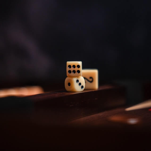 Compact Walnut Briar Backgammon Set