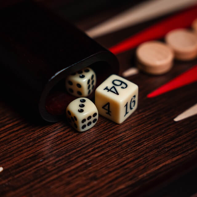 Compact Walnut Briar Backgammon Set