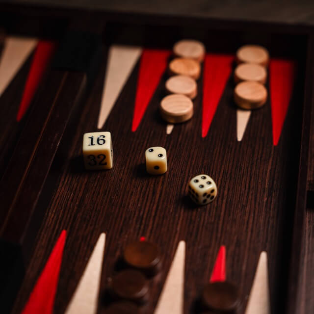 Compact Walnut Briar Backgammon Set