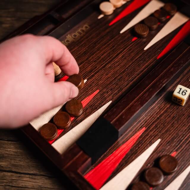 Compact Walnut Briar Backgammon Set