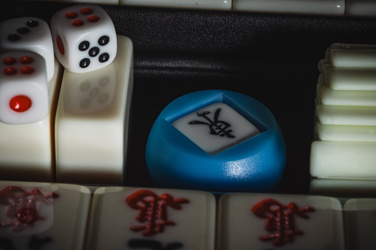 Walnut Mahjong Set