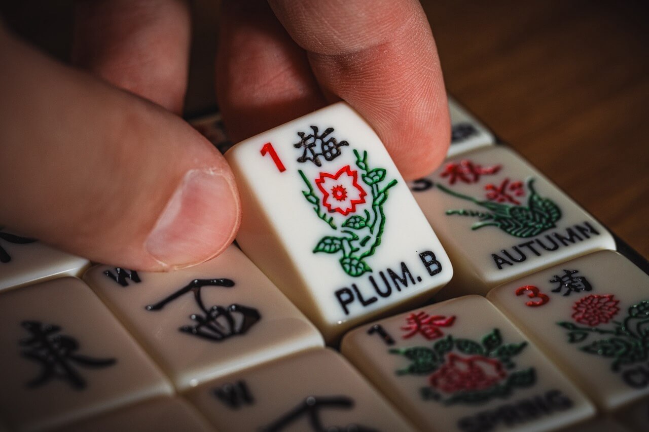 Walnut Mahjong Set