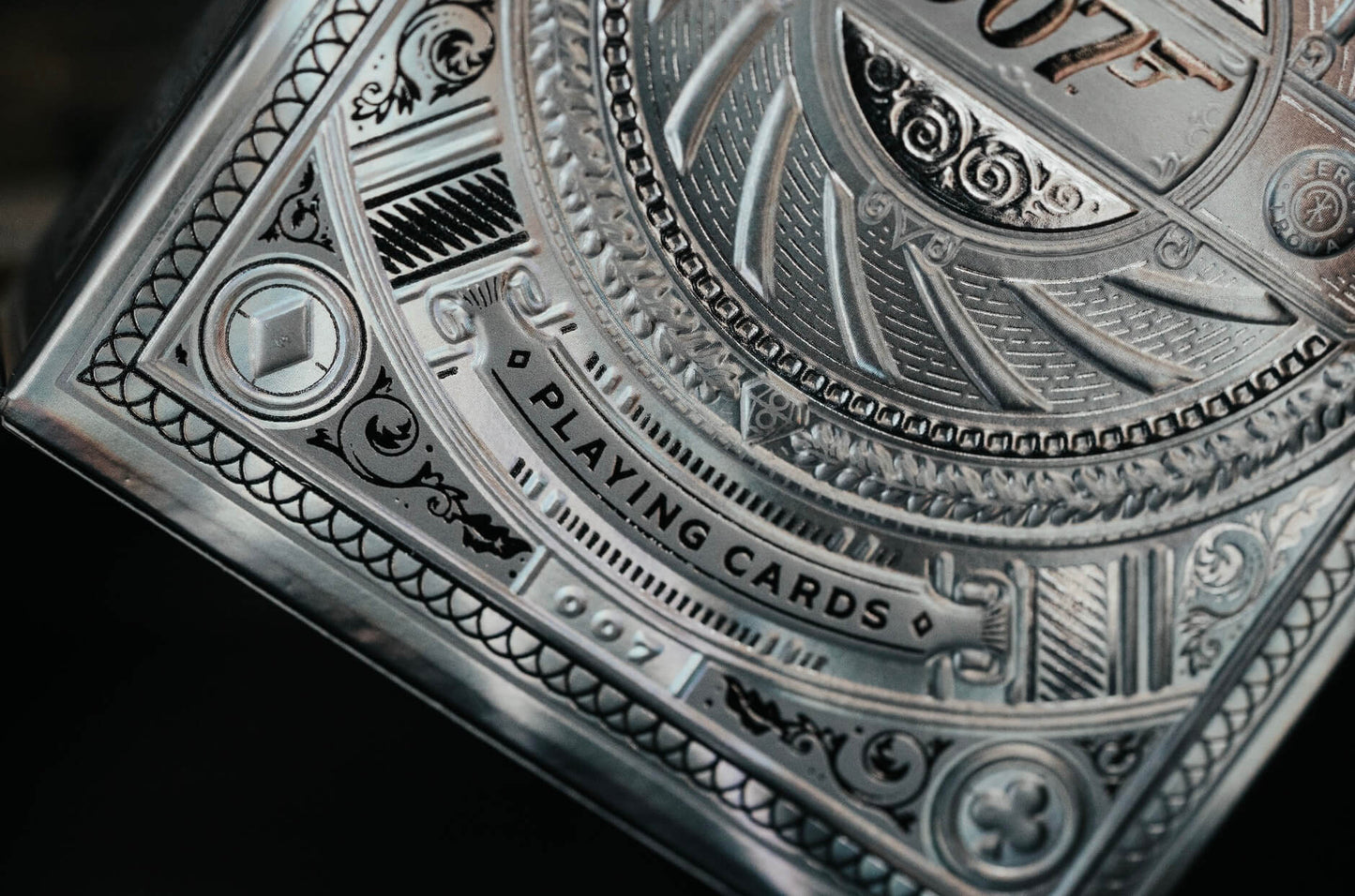 James Bond Playing Cards: Silver Edition