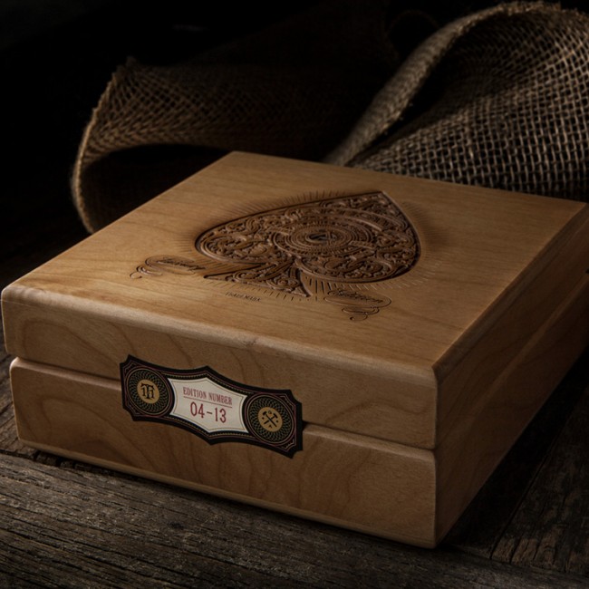 Artisan Playing Cards Luxury Edition - Laser Etched Box Set | JP