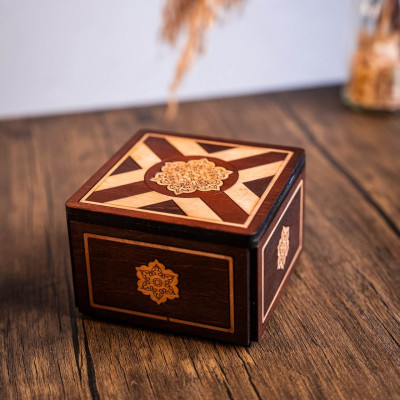 Kreuz Puzzle Box